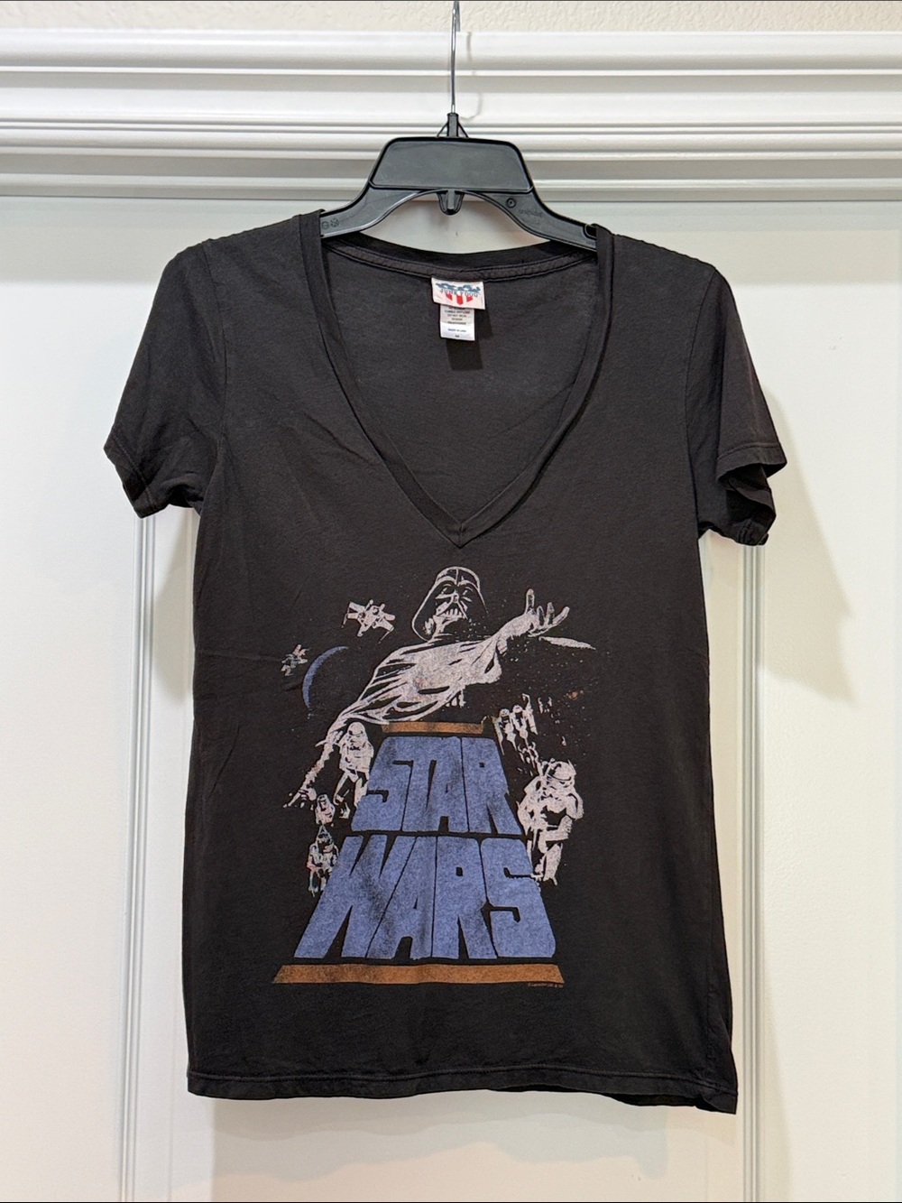 Star Wars Women's T-shirt - Picture 1 of 8